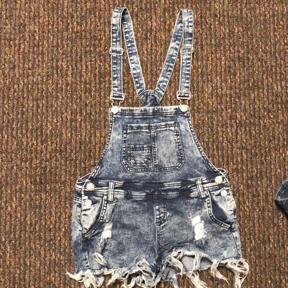 Short overalls